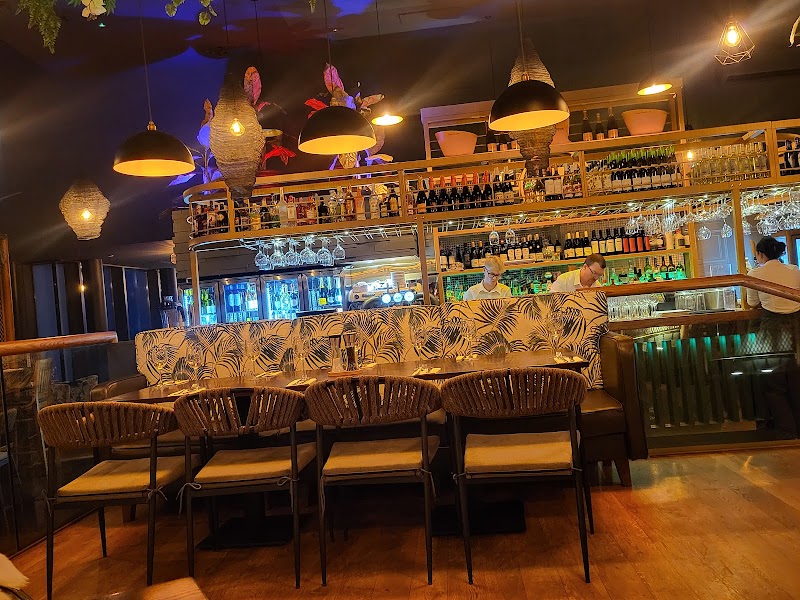 Altitude28 Restaurant & Sky Bar